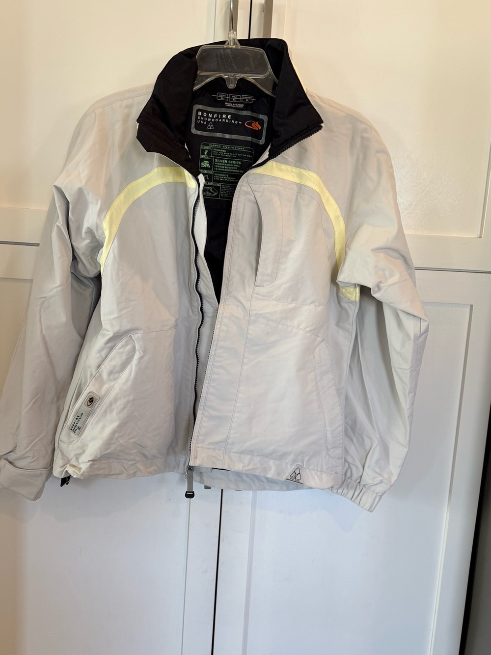 Bonfire man snow Jacket with Pale Yellow Accents Small
